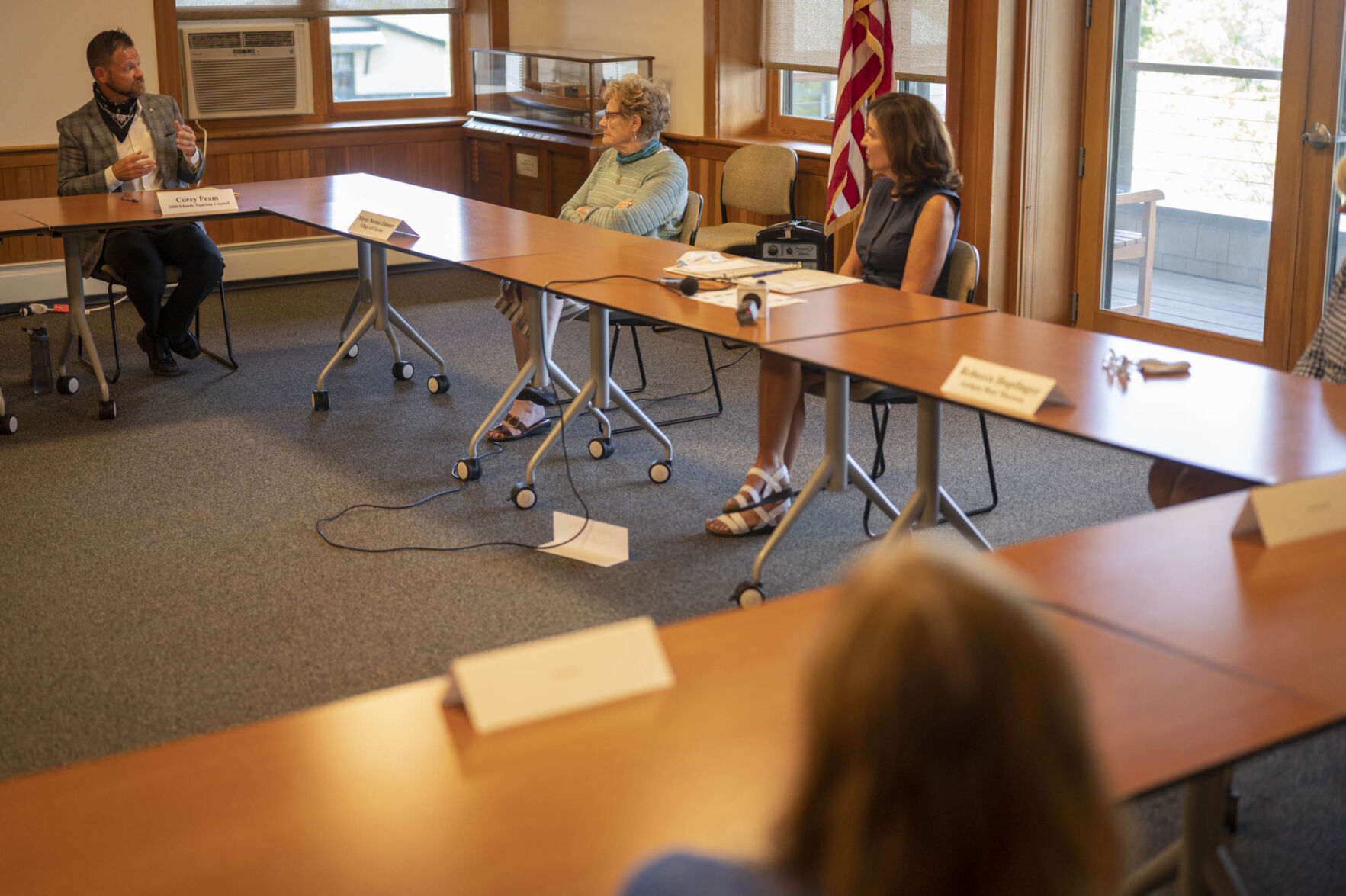 Hochul hosts roundtable on tourism struggle